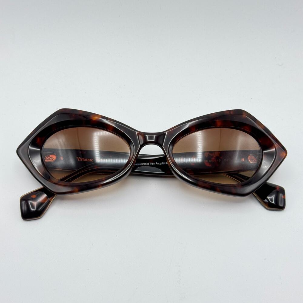 Vivienne Westwood Sunglasses VW5129 110 Havana Cat Eye Frame Brown Gradient Lens